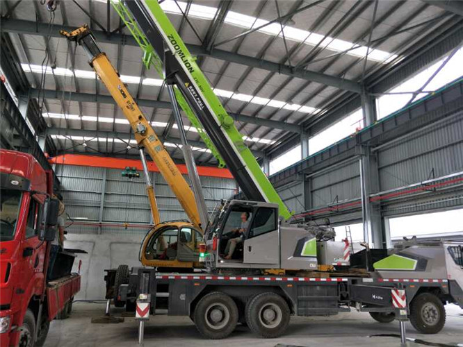 宁明县高空车出租需要注意哪些安全事项？